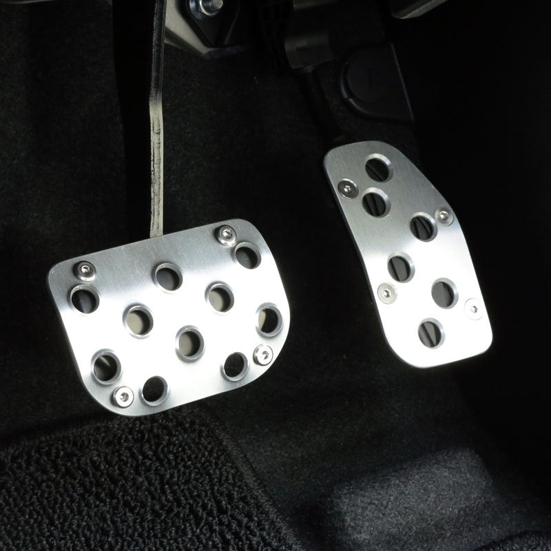 APIO Aluminum Footrest Jimny (2018-ON) AT RHD
